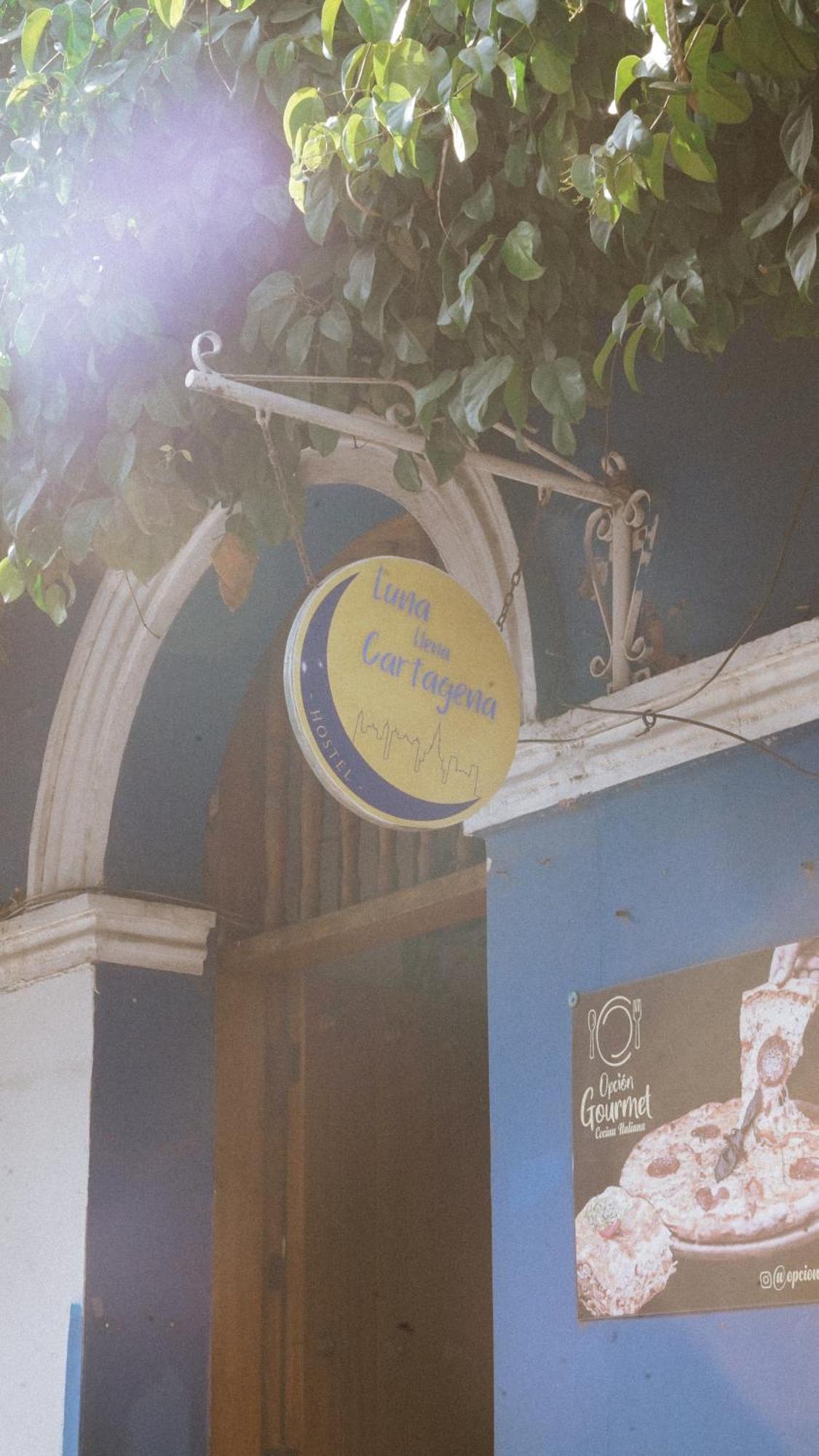 Hostal Luna Llena Getsemani Картахена Экстерьер фото